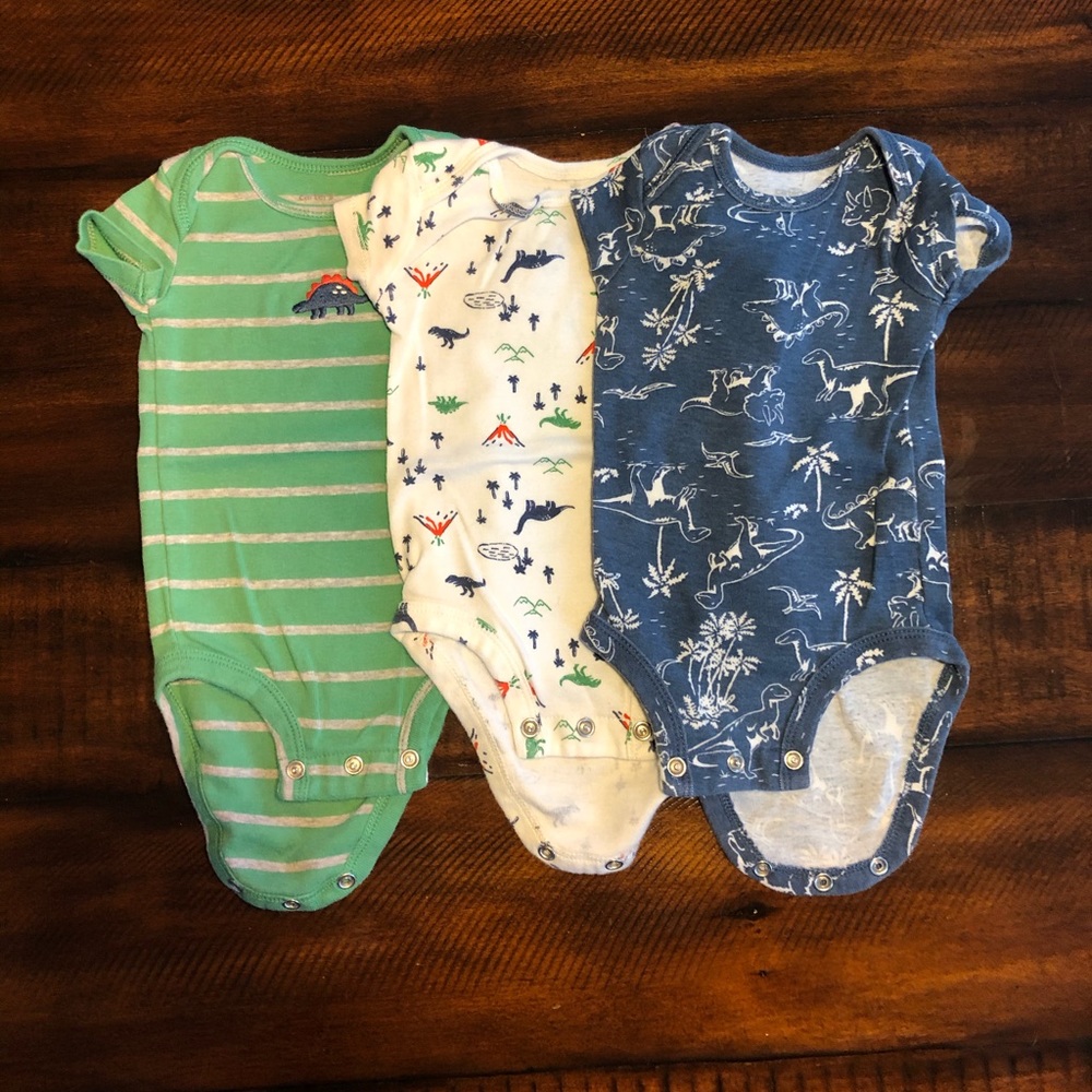 Dinosaur onesies! 🦖🦕